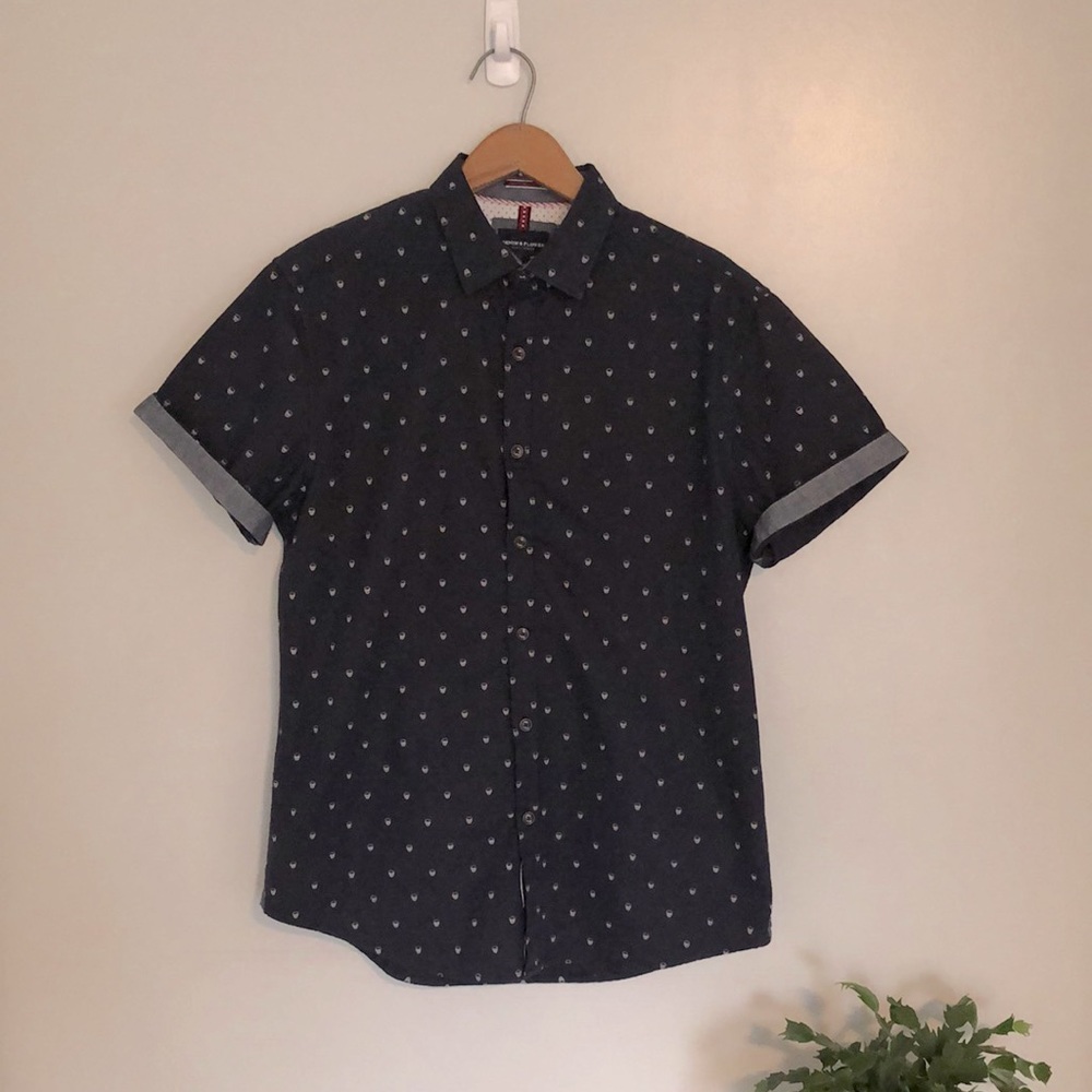 Denim & Flower Slim Fit Navy Button Down with Skulls Sz M